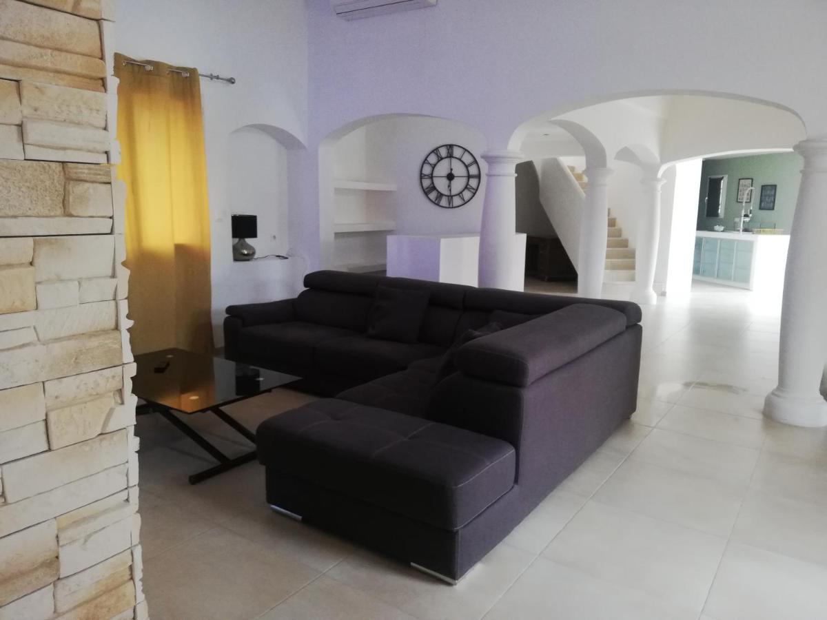 Bienvenue A L Hacienda Villa Magalas Luaran gambar
